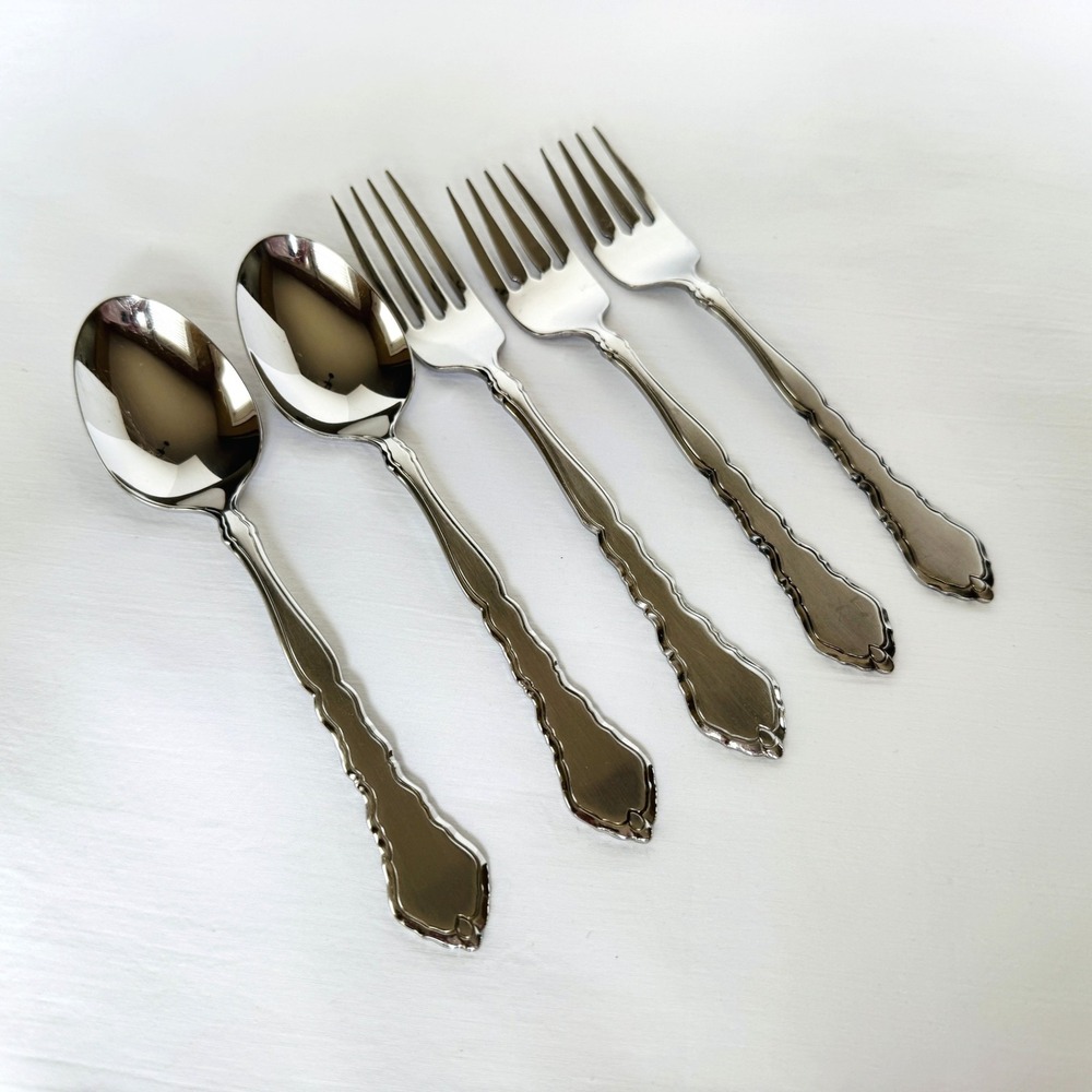 Oneida SATINIQUE Stainless Steel Flatware 1 Dinner Fork 2 Salad Forks 2 Soup